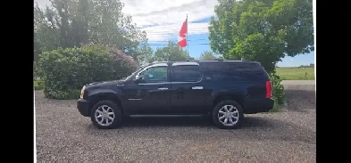 2012 Yukon XL.    8 seater