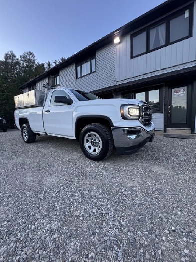 2018 GMC Sierra 1500 REGULAR CAB 8 FT BOX — 4x4 — CERTIFIED —