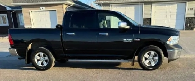 2018 RAM 1500 CREW CAB 4X4 - - SLT - PKG – 6.3 FT BOX VERY RARE