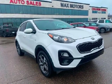 2020 Kia Sportage LX AWD 2.4L – 99,585 KM