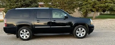 2012 GMC DENALI YUKON XL PKG - AWD - 2 DVD PKG / 7 PASS