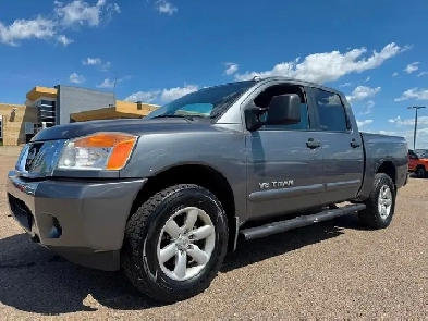 2014 Nissan Titan SV - 4WD Crew Cab - Camera - CLEAN CAR FAX