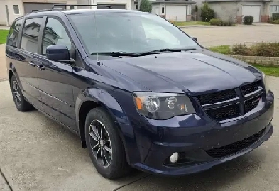 2015 Dodge Grand Caravan - Leather/DVD/Power Sliding Doors