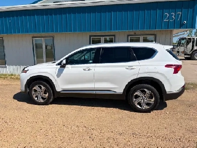 2022 Hyundai Santa Fee AWD, ONLY 88,KM