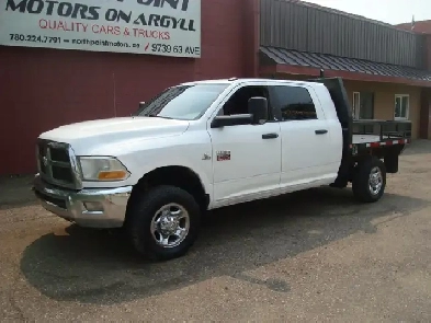 2011 Ram 3500 4X4 MEGA CAB SLT 6.7L DIESEL 7 FOOT FLATDECK