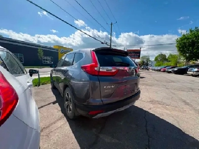 Honda CR-V LX 2017 Aut. A/C. $15 995. Rusty 450-820-0550
