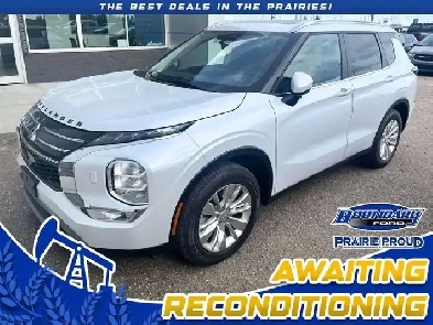 2025 Mitsubishi Outlander SE