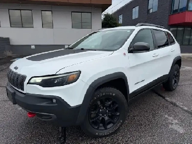 2019 JEEP CHEROKEE TRAILHAWK | 4WD | 1 OWNER | CLEAN CARFAX
