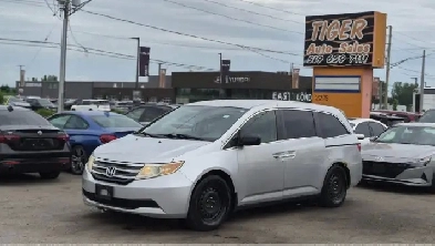 2013 Honda Odyssey EX, 8 PASSENGER, CAM, MINIVAN, AS IS SPECIAL