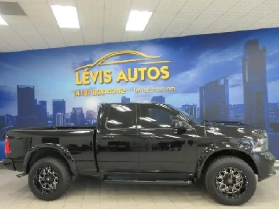 RAM 1500 CLASSIC 2022 EXPRESS V-6 3.6 LITRES 4X4 BEAU LOOK SEULE