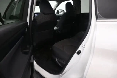 2023 Toyota Highlander LE AWD, HEATED SEATS, BACKUP CAMERA & MOR