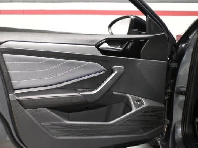 2025 Volkswagen Jetta Comfortline SPORT Leather Sunroof Adaptive
