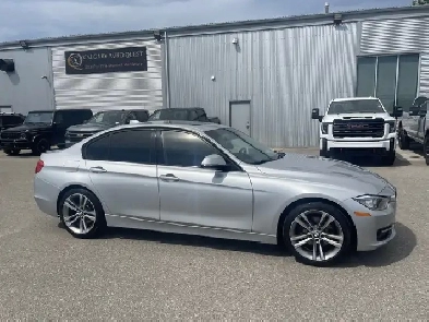 2014 BMW 320i xDrive All-wheel Drive/NAVIGATION/LEATHER/SUNROOF