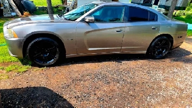 Dodge charger  2011