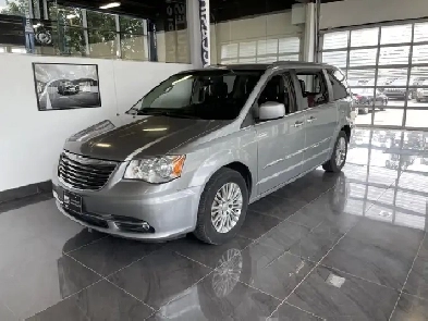 2015 Chrysler Town & Country Touring