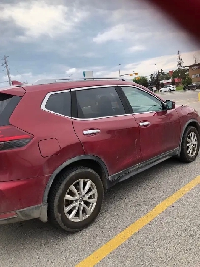 Nissan2020 rogue suv( four wheels drive )