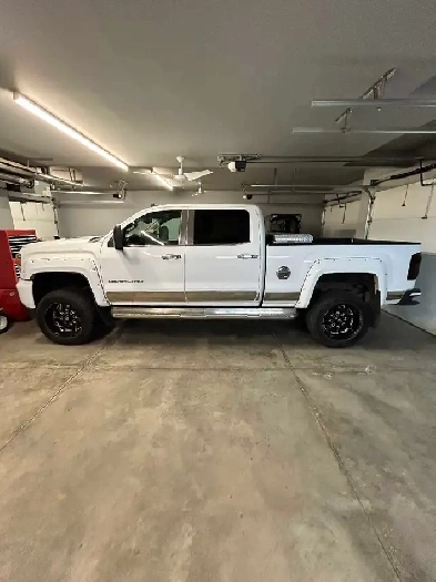 2015 GMC Denali 3500HD
