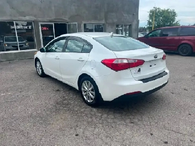 2015 Kia Forte 4dr Sdn Auto LX  w/Sunroof
