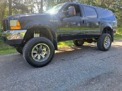 RARE FIND 2000 Ford Excursion Limited