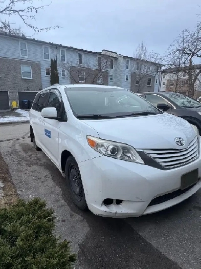 2016 TOYOTA SIENNA