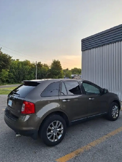2011 - Ford Edge AWD SEL