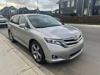 2015 Venza V6 AWD / Leather / Sunroof