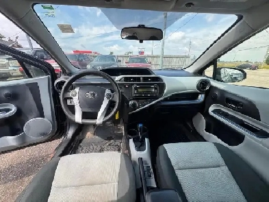 2012 Toyota Prius c Technology