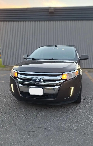 2011 Ford Edge AWD SEL -  $3,000