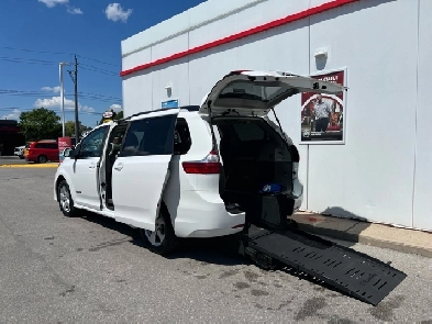 2019 Toyota Sienna LE-WHEELCHAIR ACCESSIBLE VAN-CAMERA-ONLY 98KM