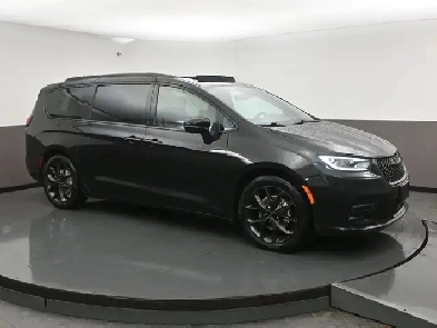 2025 Chrysler Pacifica Limited - Call 902-466-9550 Apple Carplay