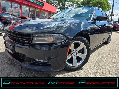 2016 Dodge Charger SXT  Nav / Sunroof