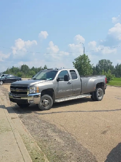 2007 chevy duramax 6.6 diesel 4x4 - dually