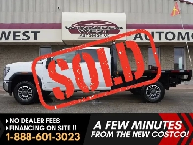 2024 GMC Sierra 3500HD 4WD Crew Cab | FLAT DECK | LOW KMS!!