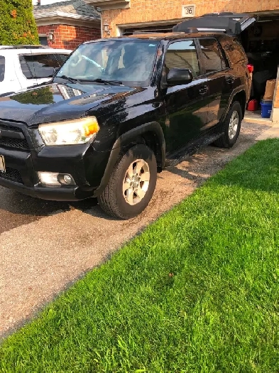 2010 TOYOTA FOUR RUNNER SR5