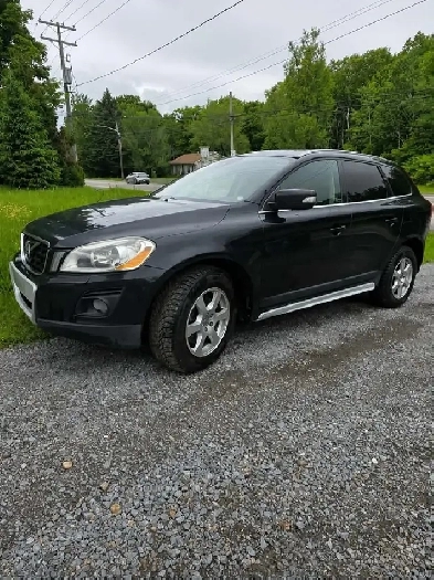 Volvo XC60 T6 awd 2010 - toit panoramique - 418-932-6595