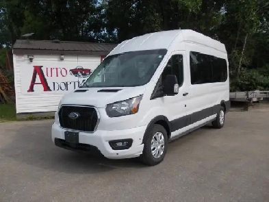 2024 Ford Transit Passenger Wagon XLT