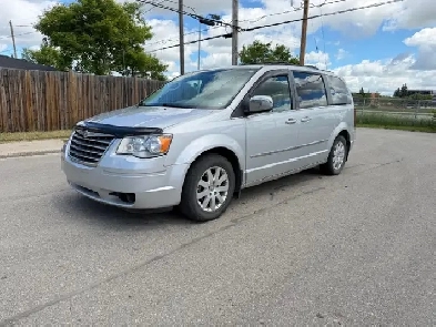 2010 Chrysler town and country