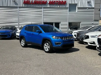 2018 Jeep Compass LATITUDE 4X4/NAVIGATION APPLE CARPLAY/B.CAM/FI