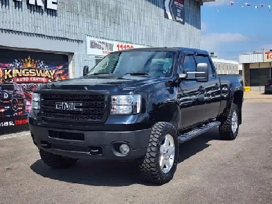 2012 GMC Sierra 2500HD 4WD Crew Cab 153' Denali
