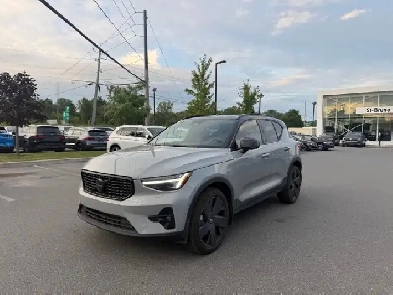 2026 Volvo XC40 Ultra Black Edition | Toit ouvrant | Navi | App