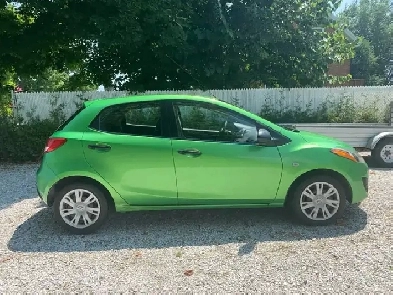 Mazda 2 GX 2011