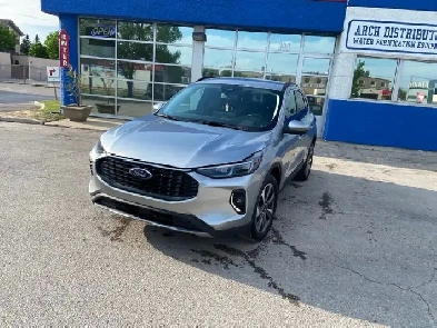 2024 Ford escape platinum all-wheel-drive 2.0 engine size