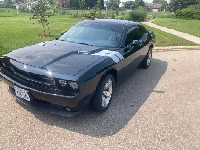 2009 Dodge Challenger SE