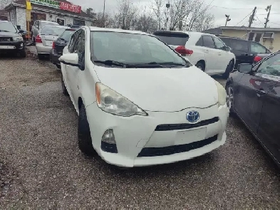2012 TOYOTA Prius C LOW PRICE & LOW KM