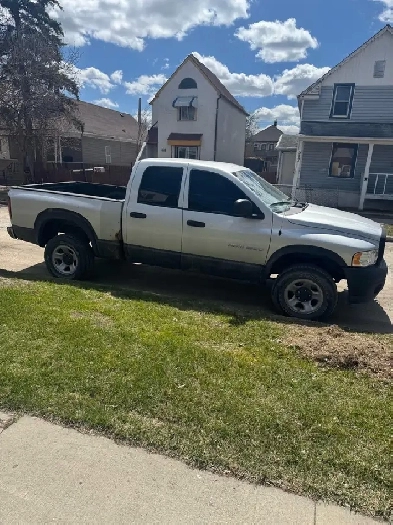 2004 Dodge Ram 1500 SLT QuadCab 4x4 truck