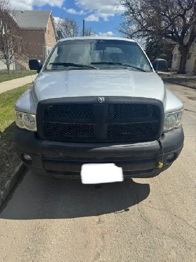 2004 Dodge Ram 1500 SLT QuadCab 4x4 pick up truck