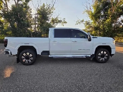 2022 GMC Sierra 2500HD Denali (6.6L V8)