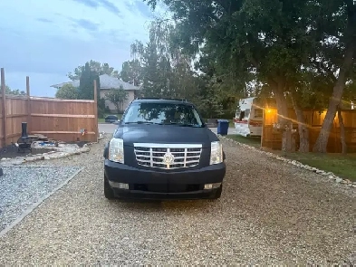 Check this out! 2008 Cadillac Escalade EXT Luxury 4WD Truck/ SUV