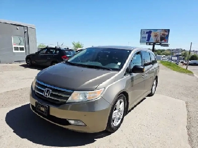 2013 Honda Odyssey Touring Leather Navi Sliding Doors 8 Passenge