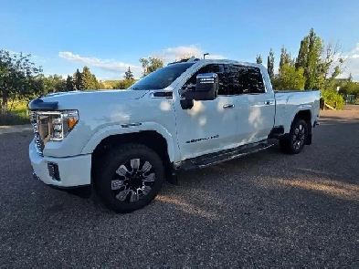 2022 GMC Sierra 2500HD Denali (6.6L V8 Gas)